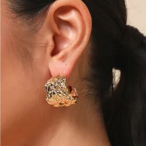 NWT Lulus 14k Gold Plated Earrings.